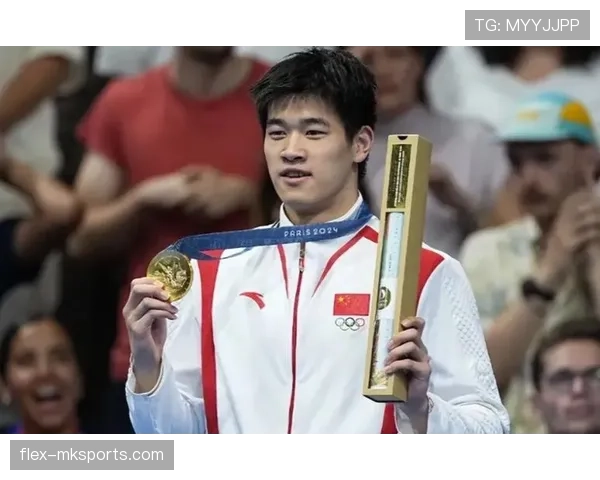 潘展乐训练完直接去吃夜宵？教练说他一天六顿还狂喝奶茶